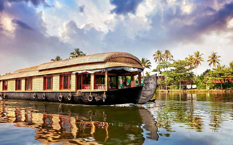 Kerala Tourism House Boat - Alappuzha Beach - Lighthouse.